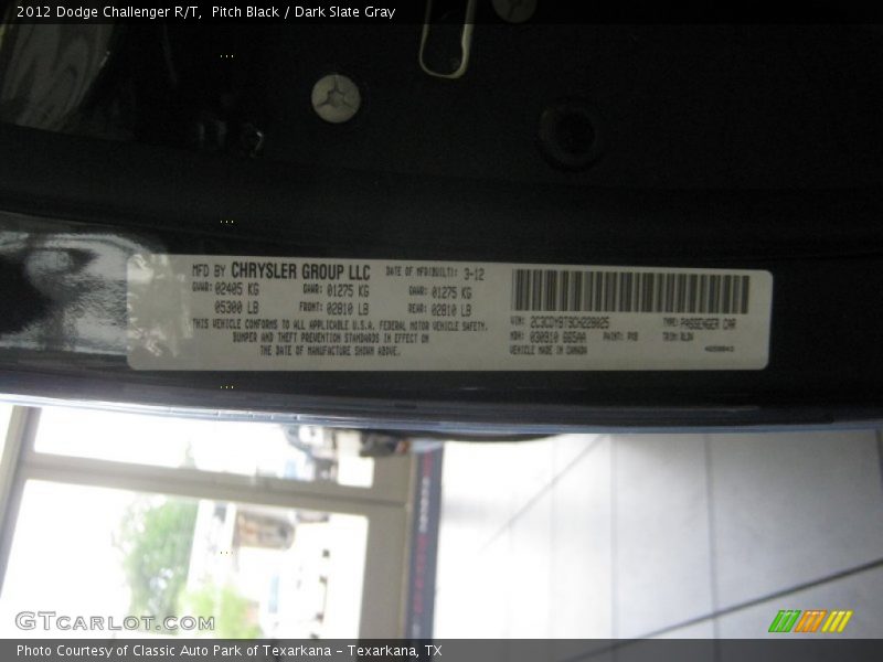 Pitch Black / Dark Slate Gray 2012 Dodge Challenger R/T