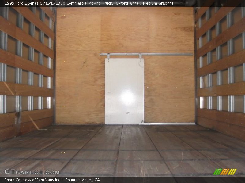 Oxford White / Medium Graphite 1999 Ford E Series Cutaway E350 Commercial Moving Truck