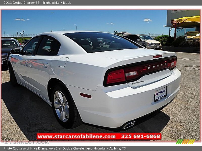 Bright White / Black 2011 Dodge Charger SE
