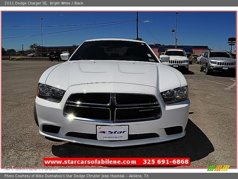 Bright White / Black 2011 Dodge Charger SE