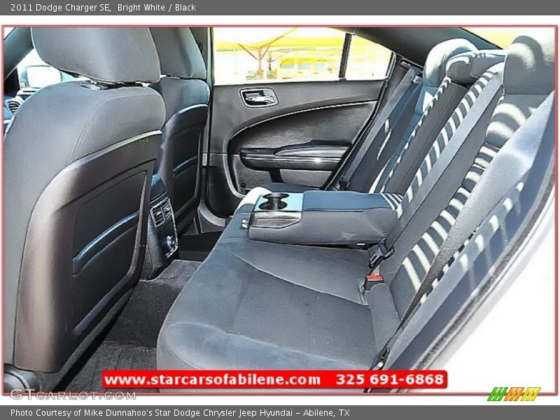Bright White / Black 2011 Dodge Charger SE