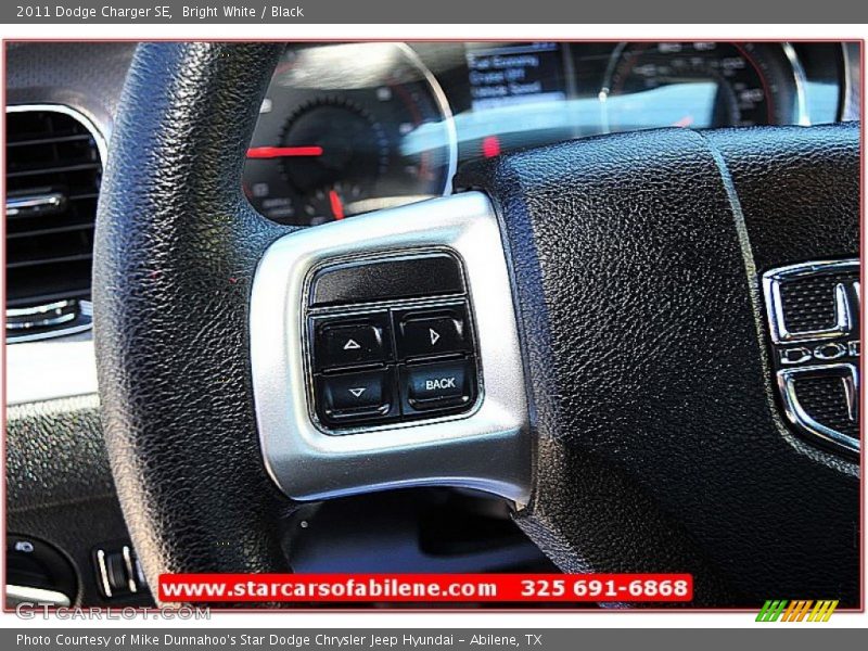Bright White / Black 2011 Dodge Charger SE