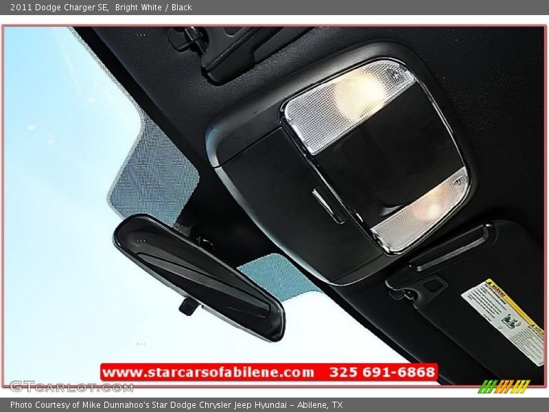 Bright White / Black 2011 Dodge Charger SE