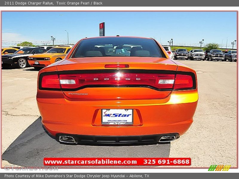 Toxic Orange Pearl / Black 2011 Dodge Charger Rallye