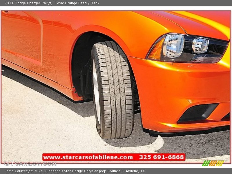 Toxic Orange Pearl / Black 2011 Dodge Charger Rallye