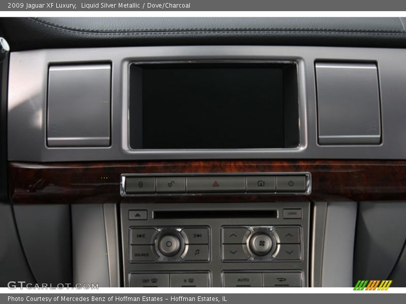 Liquid Silver Metallic / Dove/Charcoal 2009 Jaguar XF Luxury