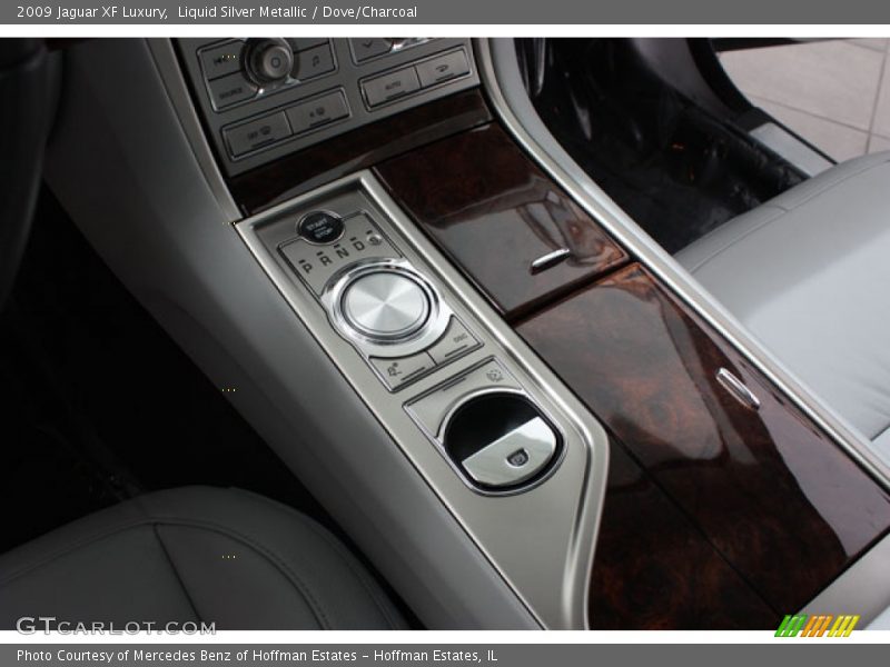 Controls of 2009 XF Luxury