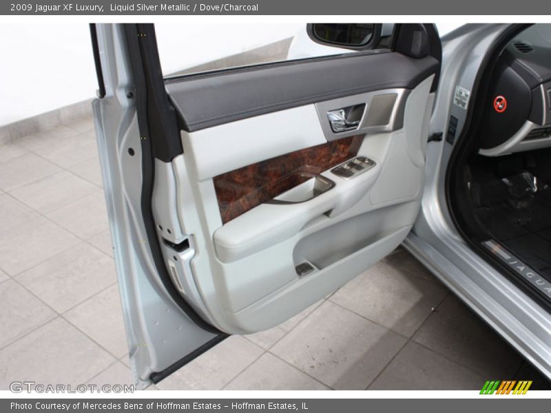 Liquid Silver Metallic / Dove/Charcoal 2009 Jaguar XF Luxury
