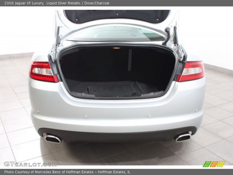 Liquid Silver Metallic / Dove/Charcoal 2009 Jaguar XF Luxury