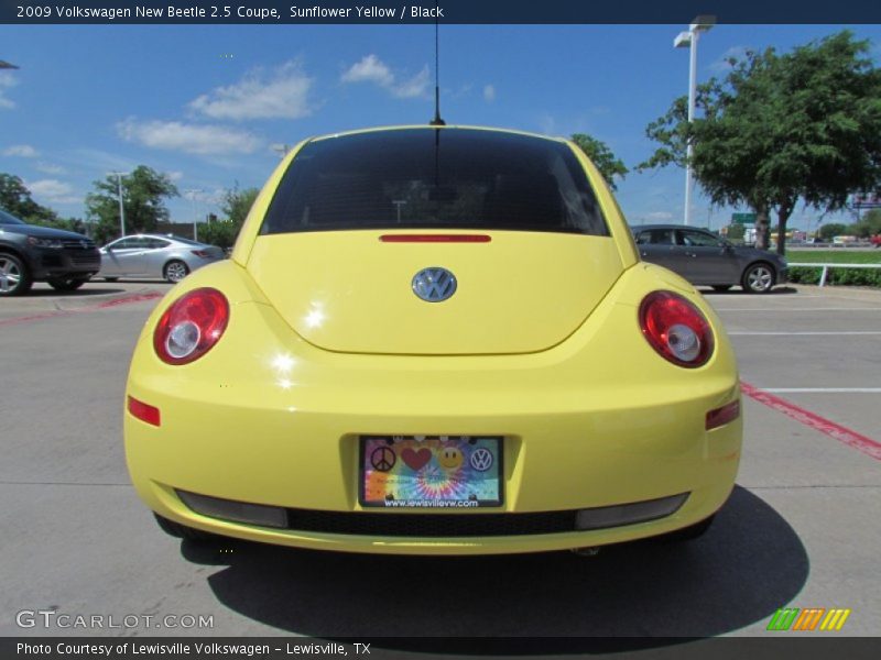 Sunflower Yellow / Black 2009 Volkswagen New Beetle 2.5 Coupe