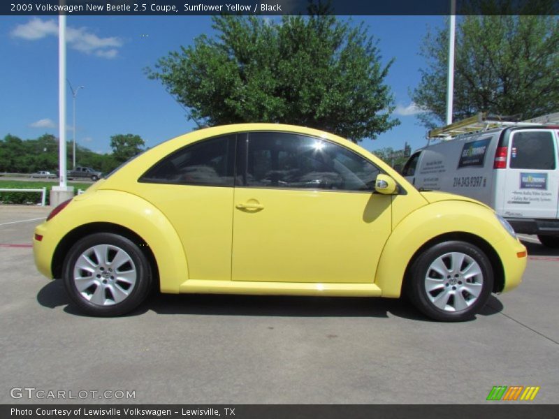 Sunflower Yellow / Black 2009 Volkswagen New Beetle 2.5 Coupe
