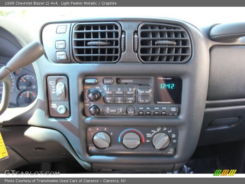 Light Pewter Metallic / Graphite 1998 Chevrolet Blazer LS 4x4