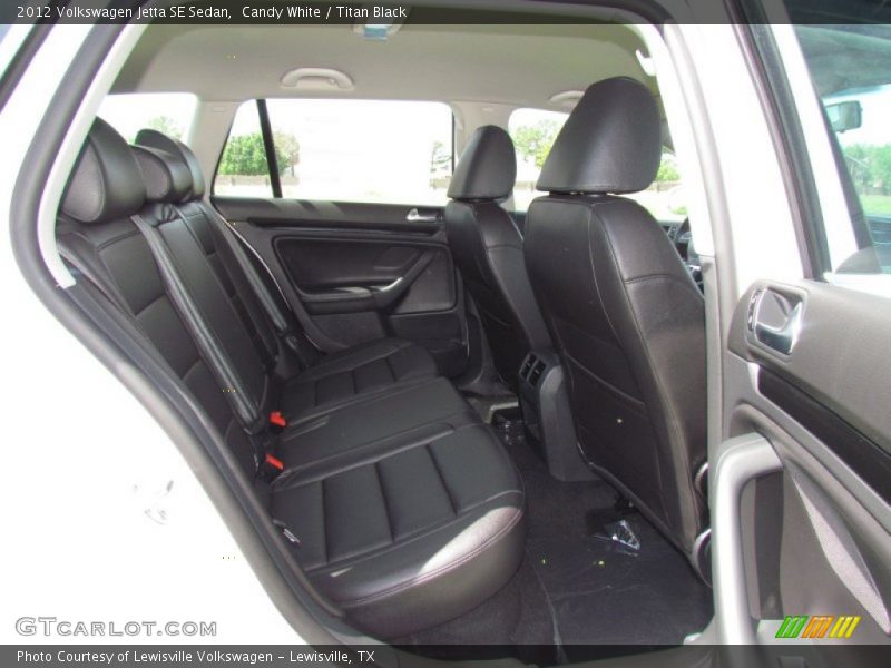 Candy White / Titan Black 2012 Volkswagen Jetta SE Sedan