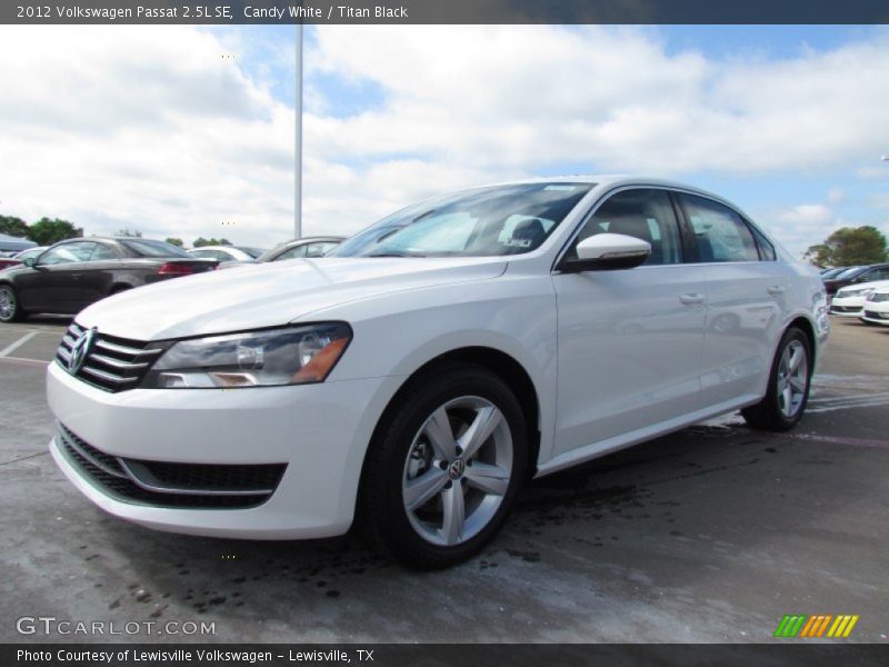 Candy White / Titan Black 2012 Volkswagen Passat 2.5L SE