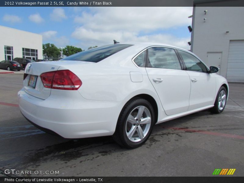Candy White / Titan Black 2012 Volkswagen Passat 2.5L SE