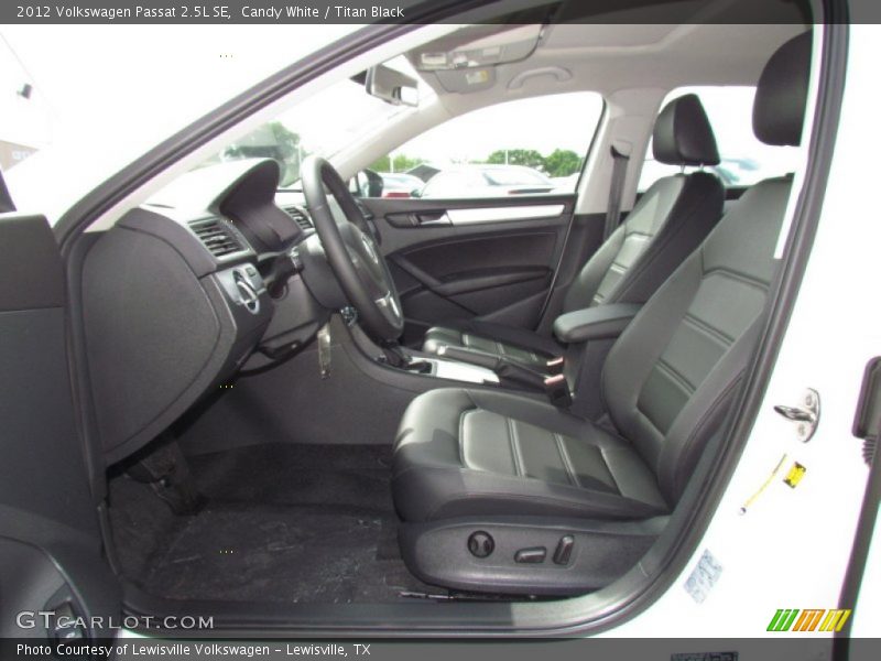 Candy White / Titan Black 2012 Volkswagen Passat 2.5L SE