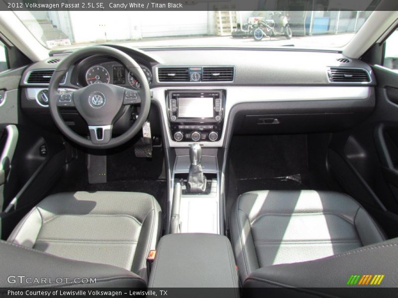 Candy White / Titan Black 2012 Volkswagen Passat 2.5L SE