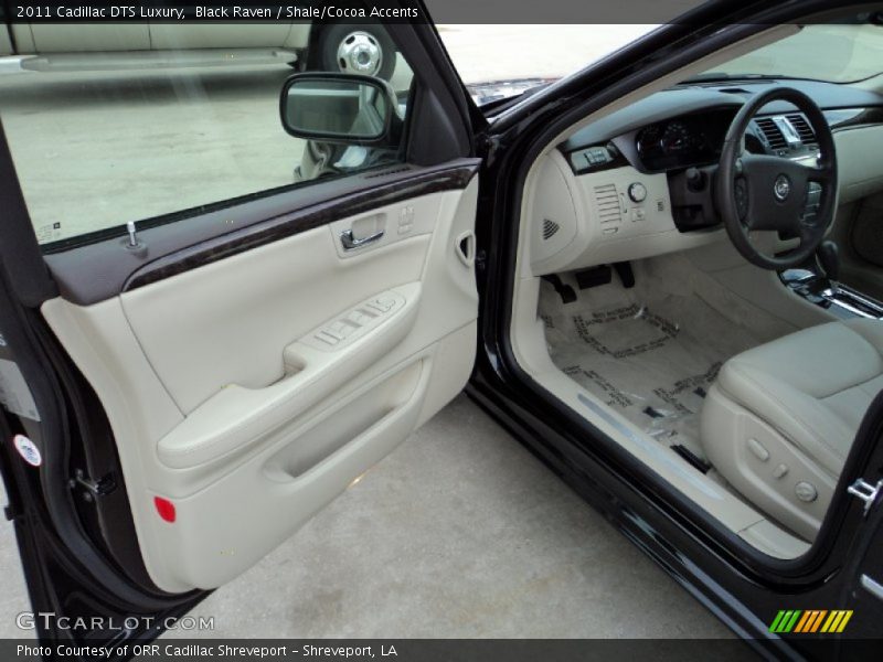 Black Raven / Shale/Cocoa Accents 2011 Cadillac DTS Luxury