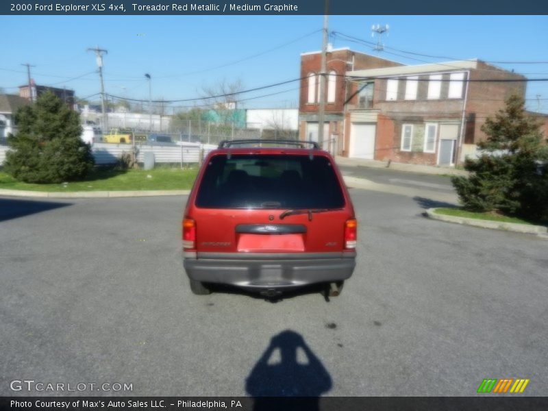 Toreador Red Metallic / Medium Graphite 2000 Ford Explorer XLS 4x4