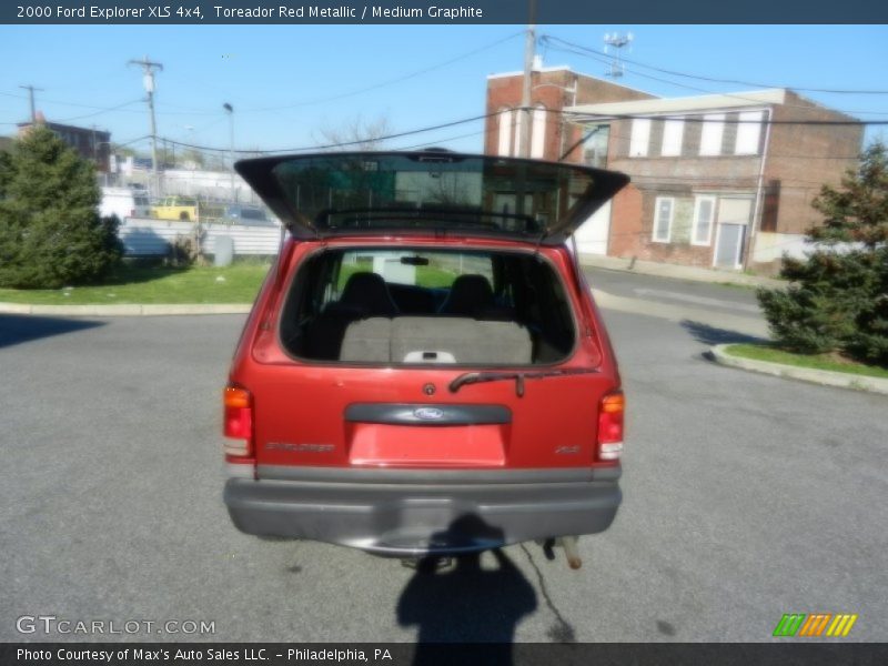 Toreador Red Metallic / Medium Graphite 2000 Ford Explorer XLS 4x4