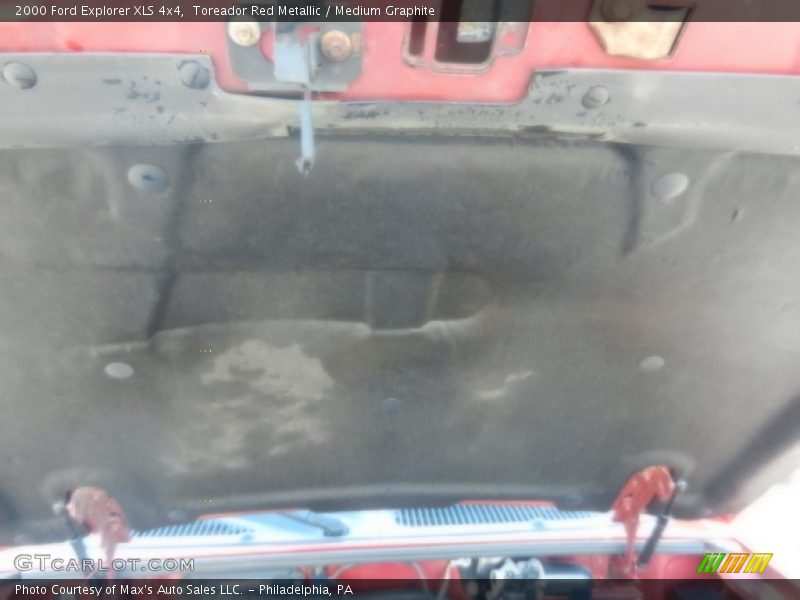 Toreador Red Metallic / Medium Graphite 2000 Ford Explorer XLS 4x4