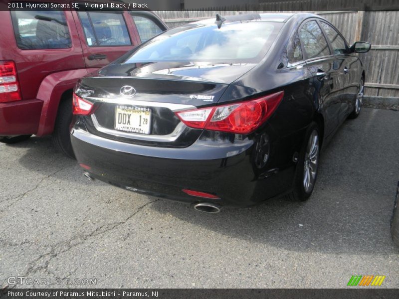 Midnight Black / Black 2011 Hyundai Sonata SE