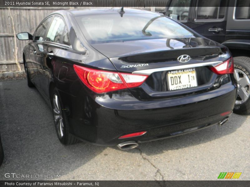 Midnight Black / Black 2011 Hyundai Sonata SE
