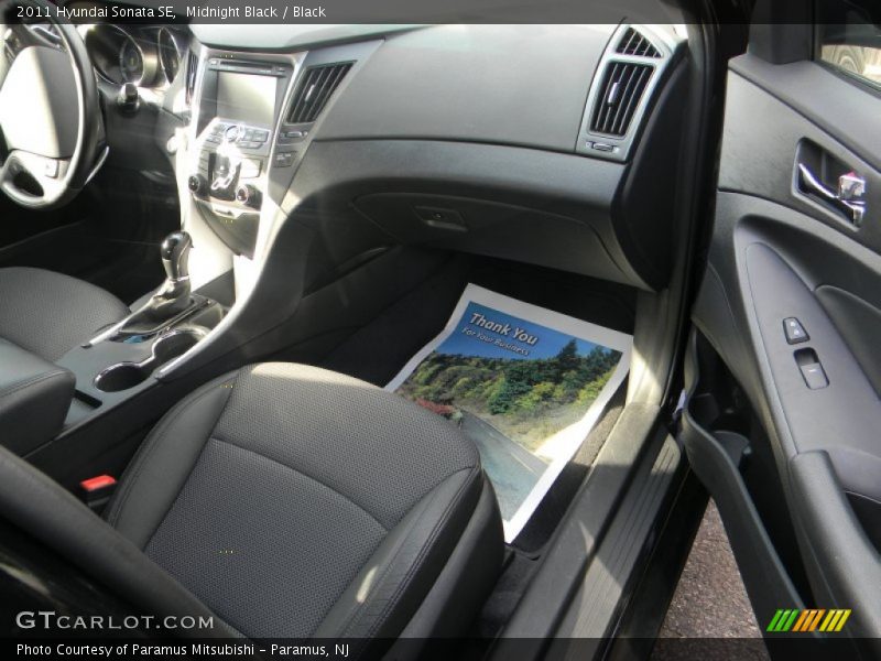 Midnight Black / Black 2011 Hyundai Sonata SE