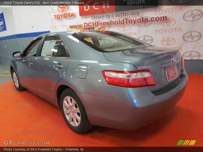 Aloe Green Metallic / Bisque 2009 Toyota Camry XLE