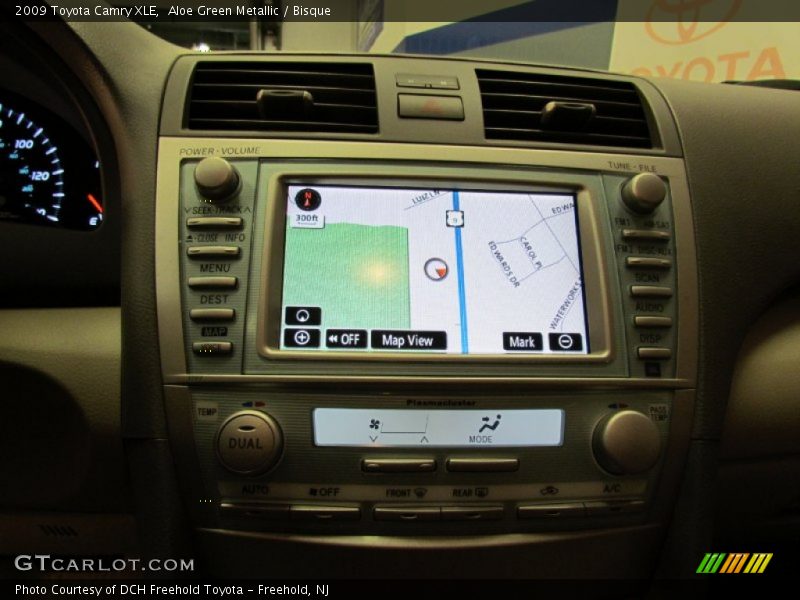 Aloe Green Metallic / Bisque 2009 Toyota Camry XLE