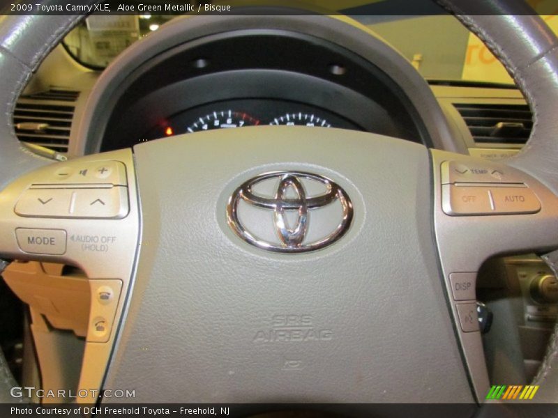 Aloe Green Metallic / Bisque 2009 Toyota Camry XLE