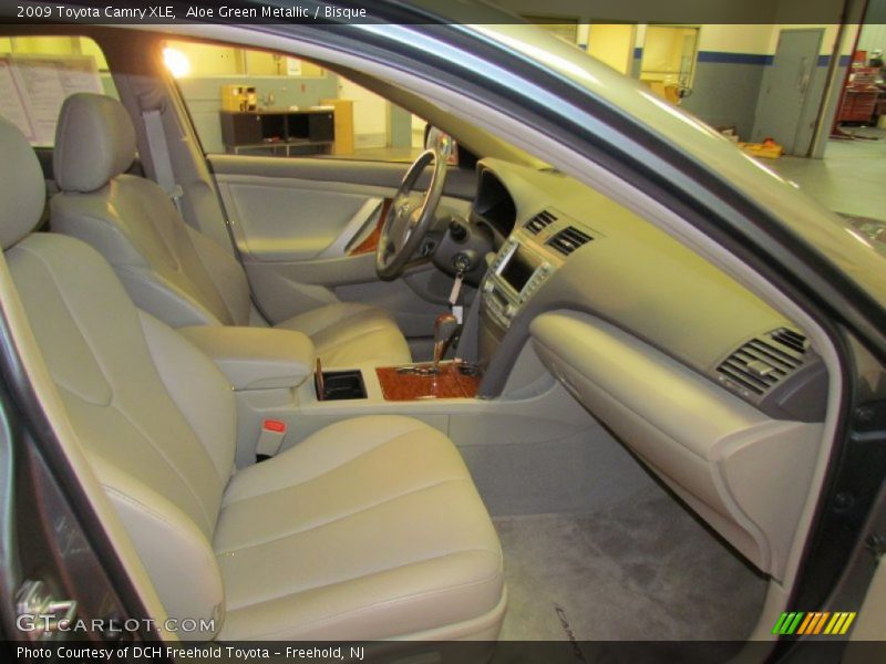 Aloe Green Metallic / Bisque 2009 Toyota Camry XLE