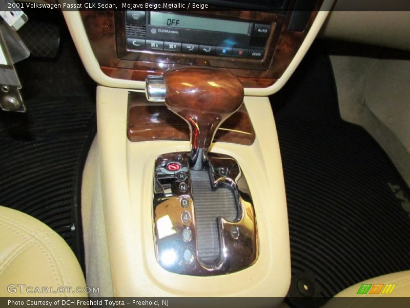 Mojave Beige Metallic / Beige 2001 Volkswagen Passat GLX Sedan