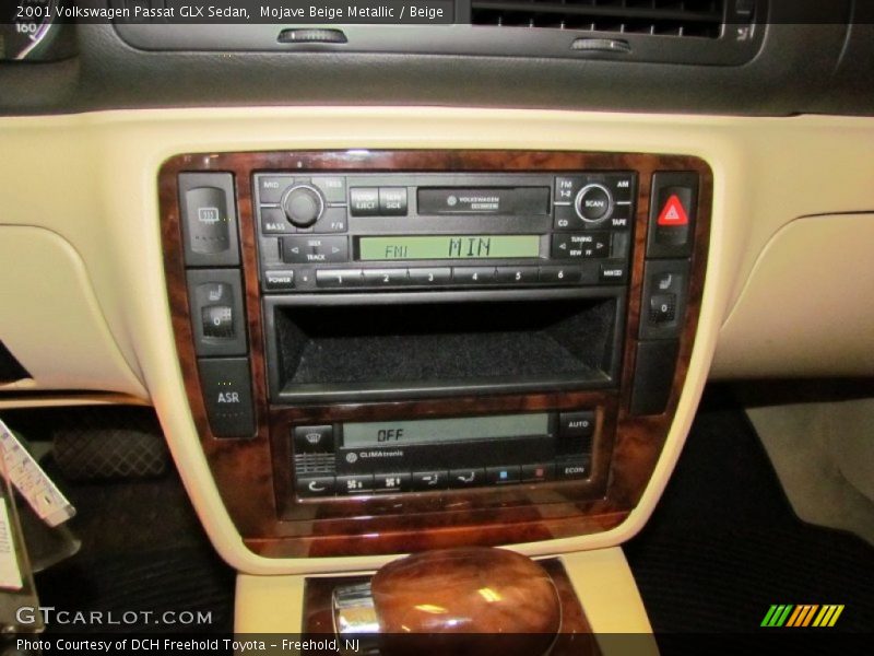 Mojave Beige Metallic / Beige 2001 Volkswagen Passat GLX Sedan