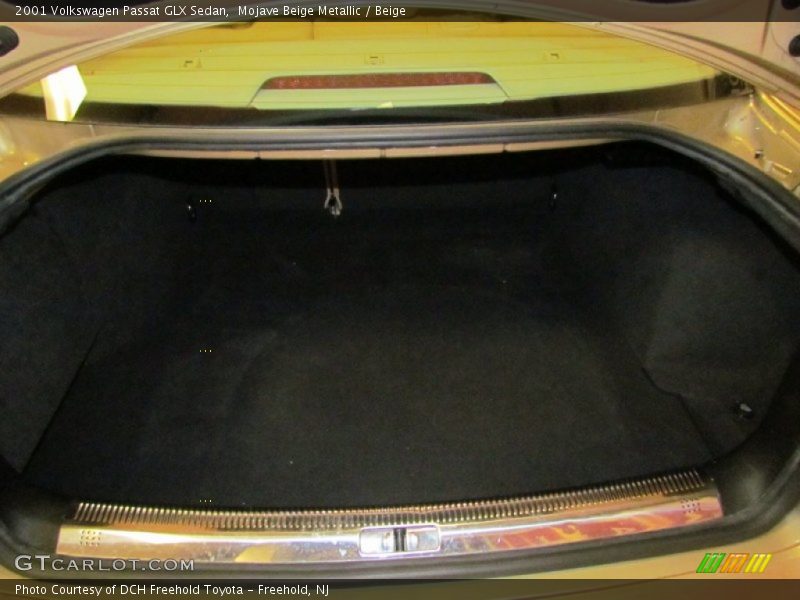 Mojave Beige Metallic / Beige 2001 Volkswagen Passat GLX Sedan