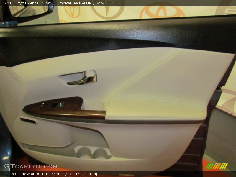 Tropical Sea Metallic / Ivory 2011 Toyota Venza V6 AWD