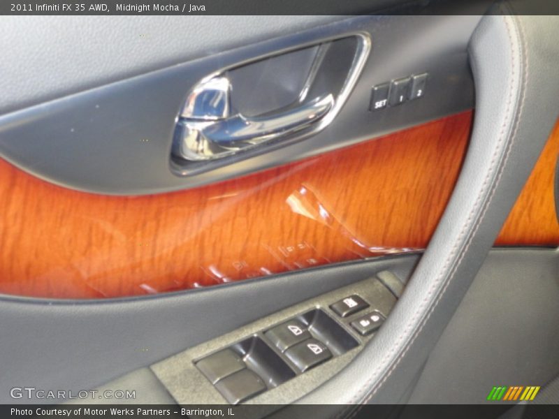 Controls of 2011 FX 35 AWD