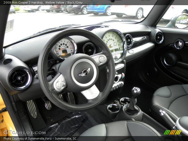 Mellow Yellow / Black/Grey 2009 Mini Cooper S Hardtop