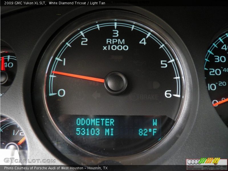 White Diamond Tricoat / Light Tan 2009 GMC Yukon XL SLT