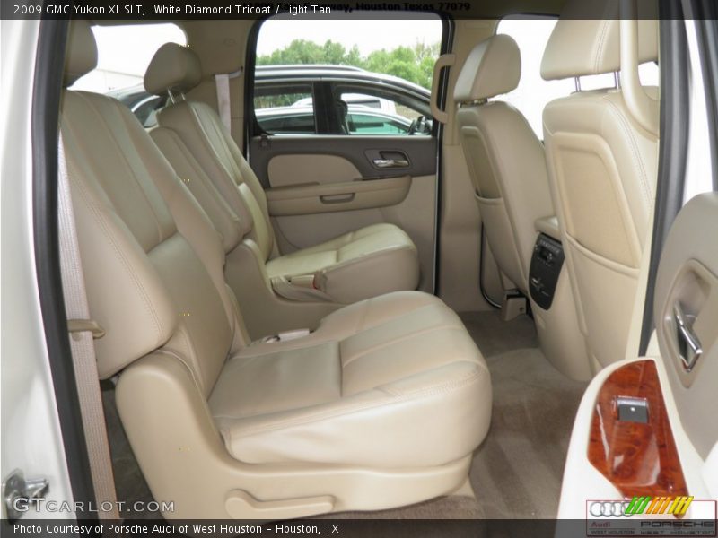 White Diamond Tricoat / Light Tan 2009 GMC Yukon XL SLT