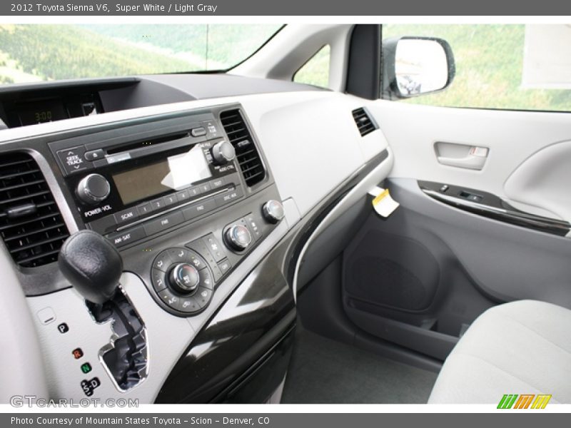 Super White / Light Gray 2012 Toyota Sienna V6