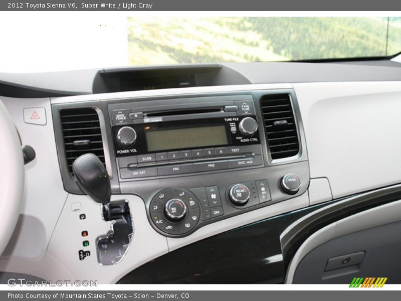 Super White / Light Gray 2012 Toyota Sienna V6