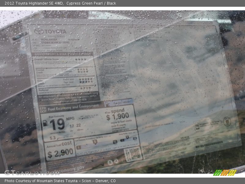 Cypress Green Pearl / Black 2012 Toyota Highlander SE 4WD