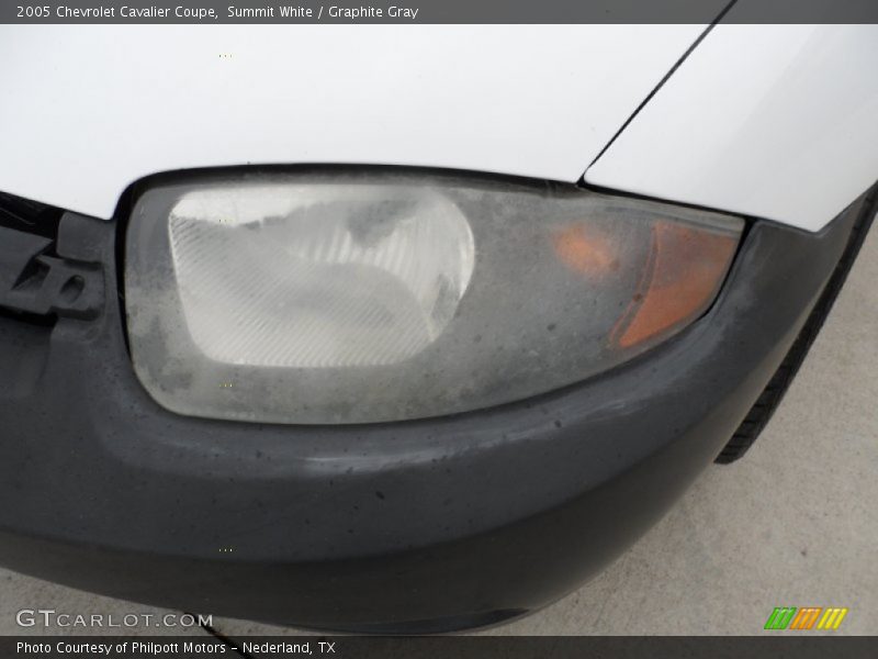 Summit White / Graphite Gray 2005 Chevrolet Cavalier Coupe