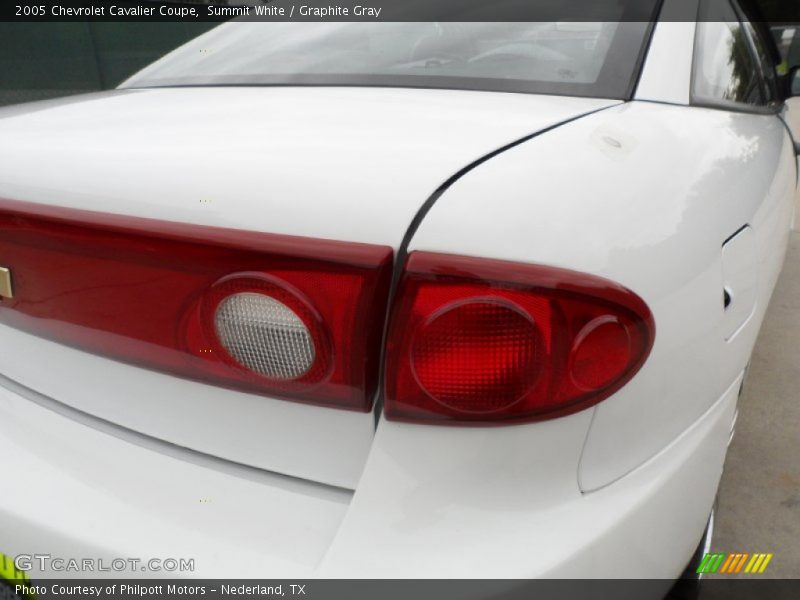Summit White / Graphite Gray 2005 Chevrolet Cavalier Coupe