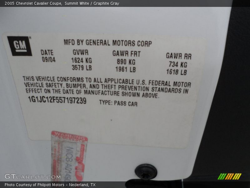Summit White / Graphite Gray 2005 Chevrolet Cavalier Coupe