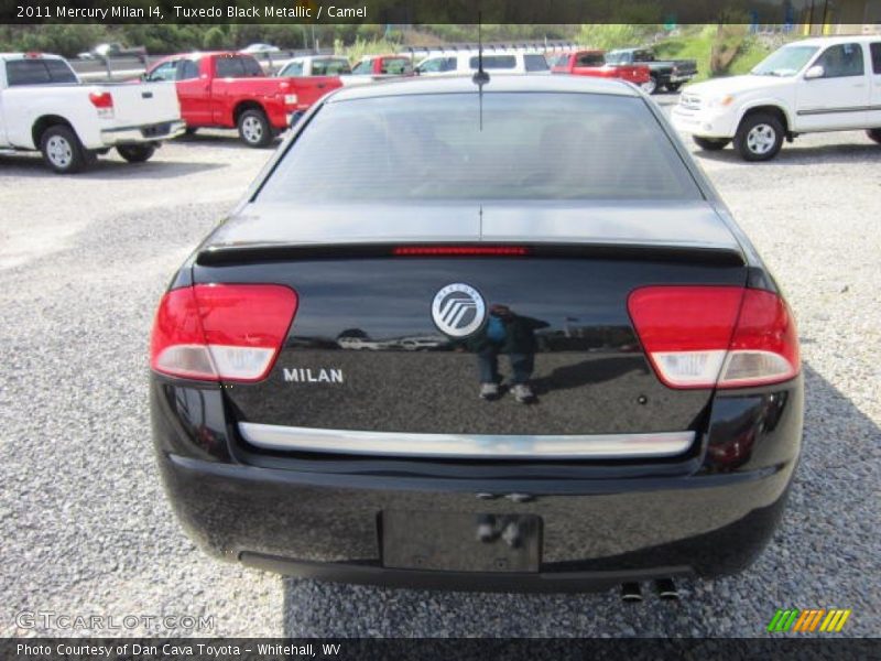 Tuxedo Black Metallic / Camel 2011 Mercury Milan I4