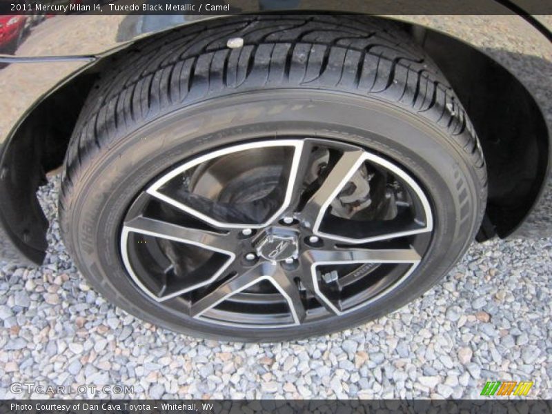 Tuxedo Black Metallic / Camel 2011 Mercury Milan I4