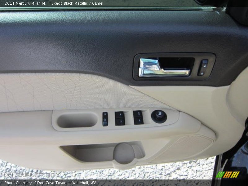 Tuxedo Black Metallic / Camel 2011 Mercury Milan I4