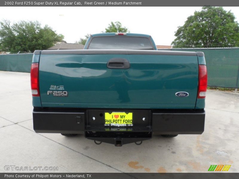Fleet Green / Medium Parchment 2002 Ford F250 Super Duty XL Regular Cab